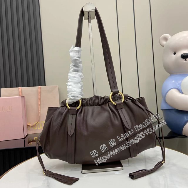 MIU MIU專櫃繆繆最新款中古腋下餃子包 jh2726型號：5BG306